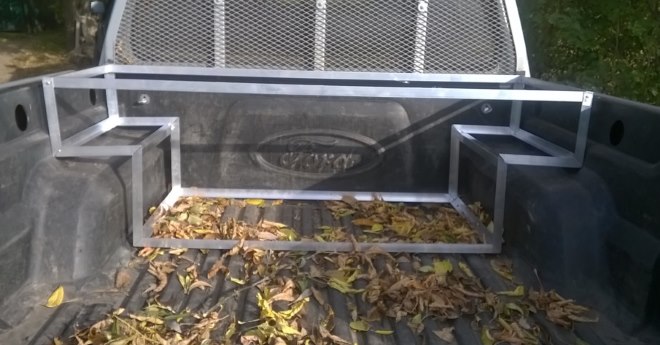 Алюминиевый уголок популярен у владельцев пикапов, использующих этот лёгкий и надежный материал для своих самодельных конструкций