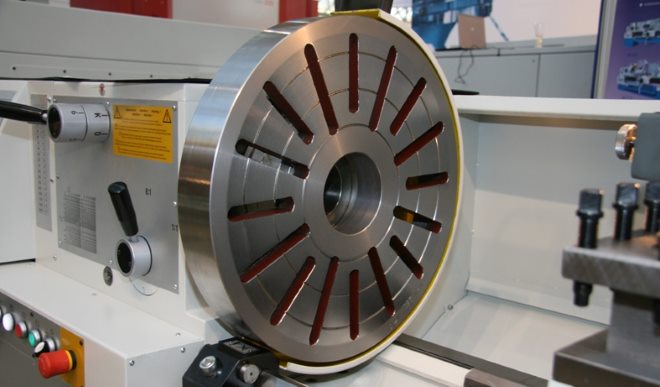 Передняя бабка с патроном станка SN-500